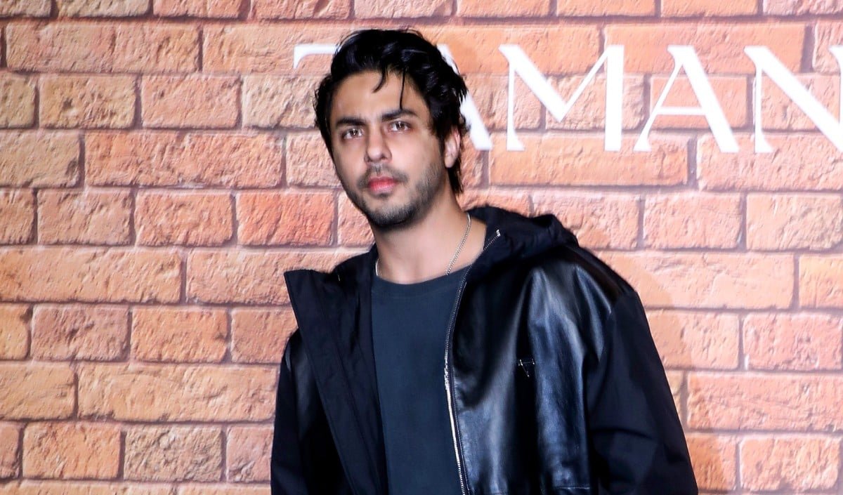 bollywood wrap up aryan khan made a splash at his friend wedding