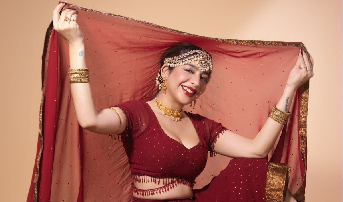 Dhurandhar fame Jasmine Sandlas’s concert became an arena of controversy: She drenched herself with water, fans got angry after seeing the lip-sync