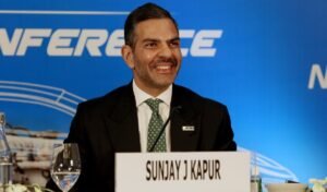 ’80 is not the age to fight’, SC advises Sanjay Kapoor’s family in property dispute, suggests to resolve the matter through mediation.