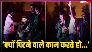 A fan suddenly climbed on the stage in the concert, Sonu Nigam was forced to stop the song, said – Why do you do the work of beating people…